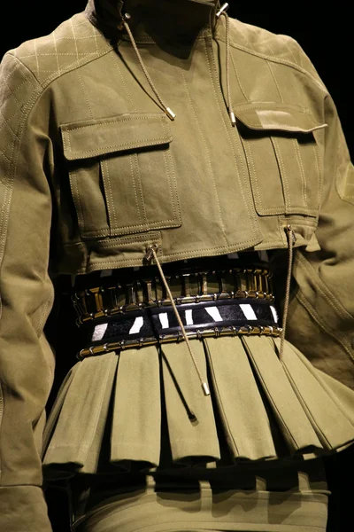 Look 5